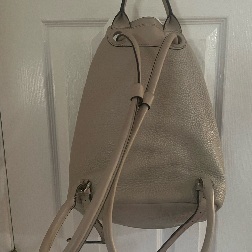 Michael Kors Beige pebble leather Backpack bag - Picture 3 of 10